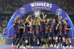 开云体育直播-包含巴黎圣日耳曼在法兰西大胜，赢得对阵里昂的比赛的词条