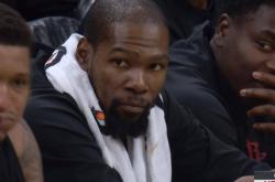 开云体育直播-凯尔特人B队轻取波兰男篮，詹姆斯三分雨点燃全场的简单介绍