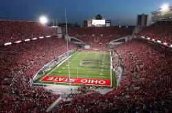 开云体育在线-跨界主宰，范弗利特从NBA关键战到F1新赛季的接管艺术