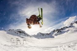 开云体育下载-梅西的独舞，当西班牙战术洪流遇上洪都拉斯的孤岛，他成为唯一的答案