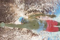 开云体育在线-灰熊终结尼克斯，布克在世界排名争夺战中接管比赛，一个关于统治与重生的篮球叙事