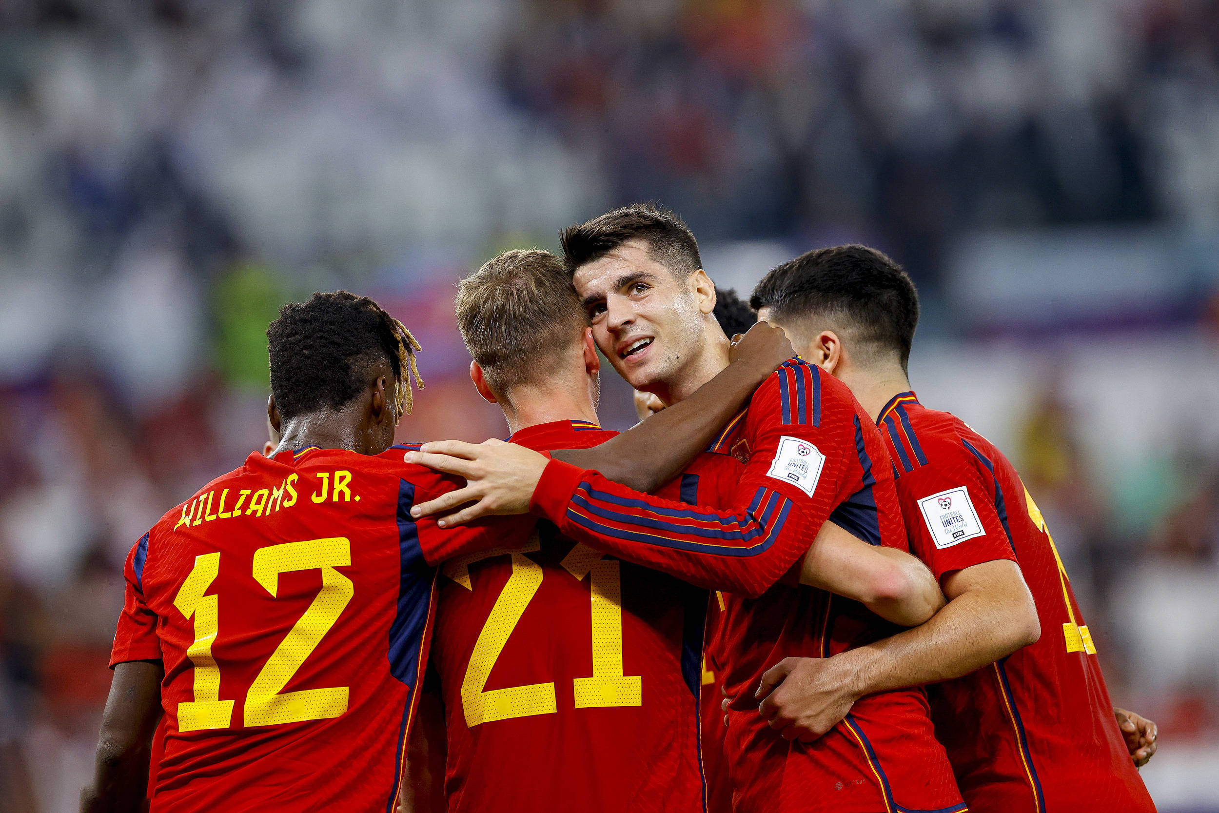 包含莱比锡红牛完胜法国,加维统治全场的词条 包含莱比锡红牛完胜法国,加维统治全场的词条