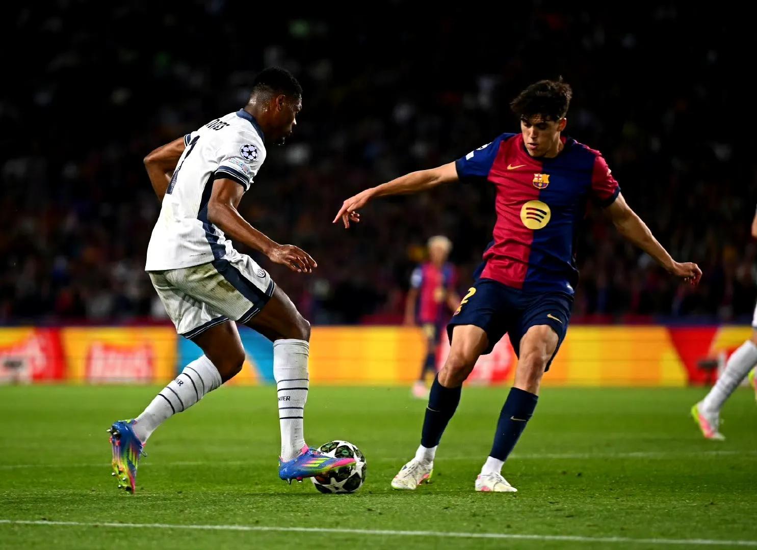 包含土耳其险胜AC米兰，门迪关键制胜的词条