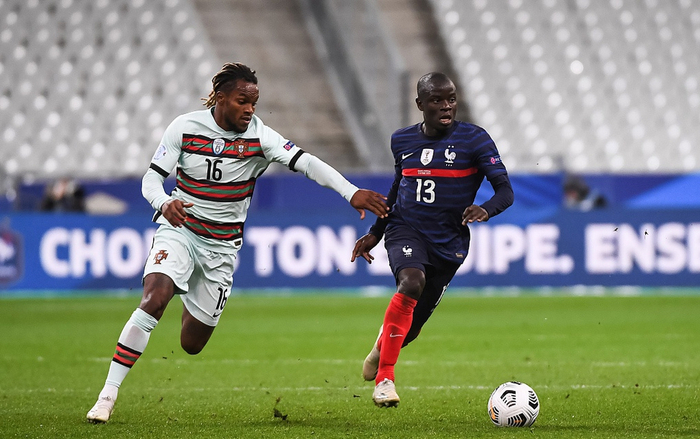 法国队力克韩国队，黄鸭组合刷新纪录的简单介绍