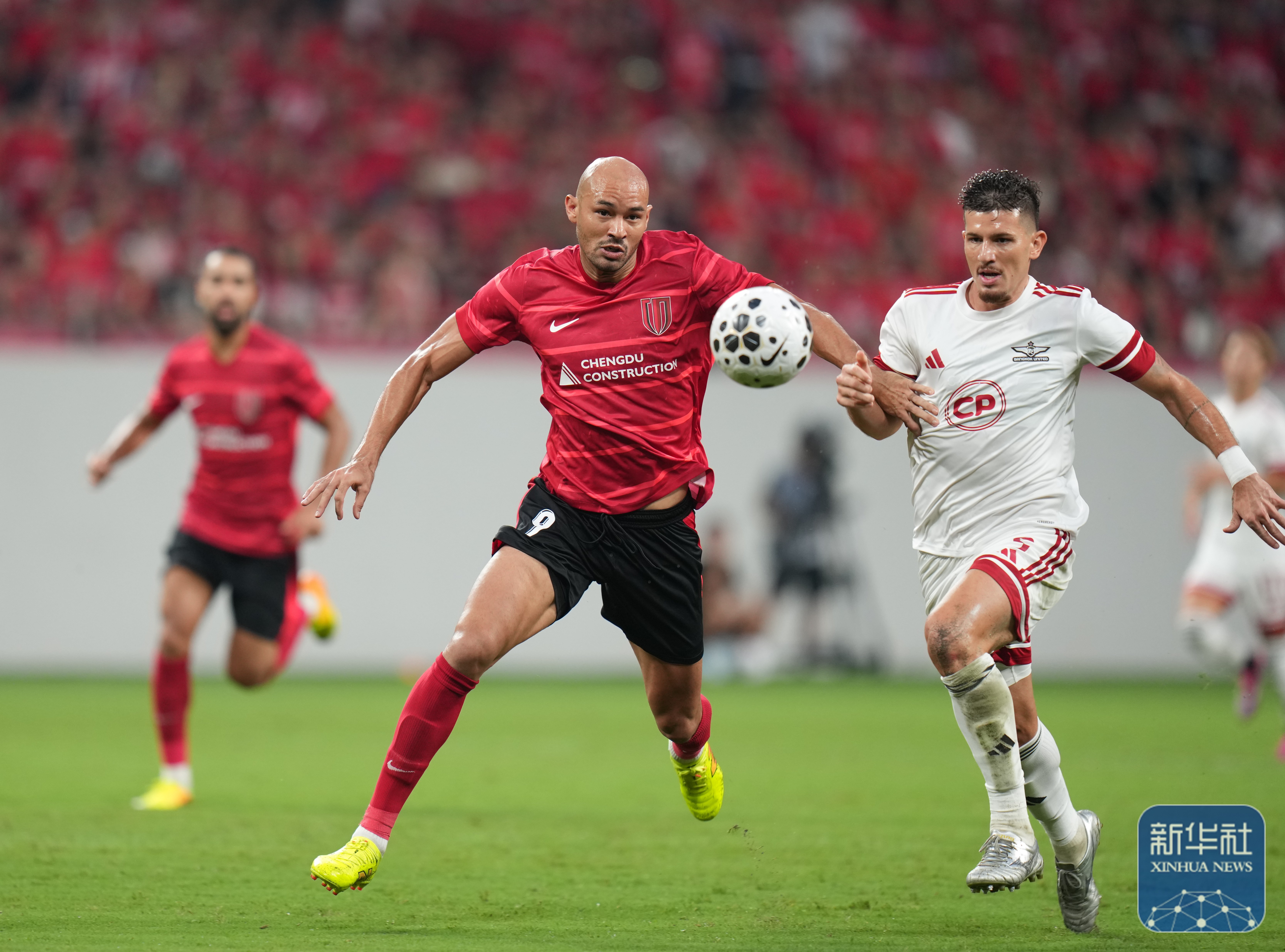 曼城主场取胜，成功晋级冠军之争的简单介绍