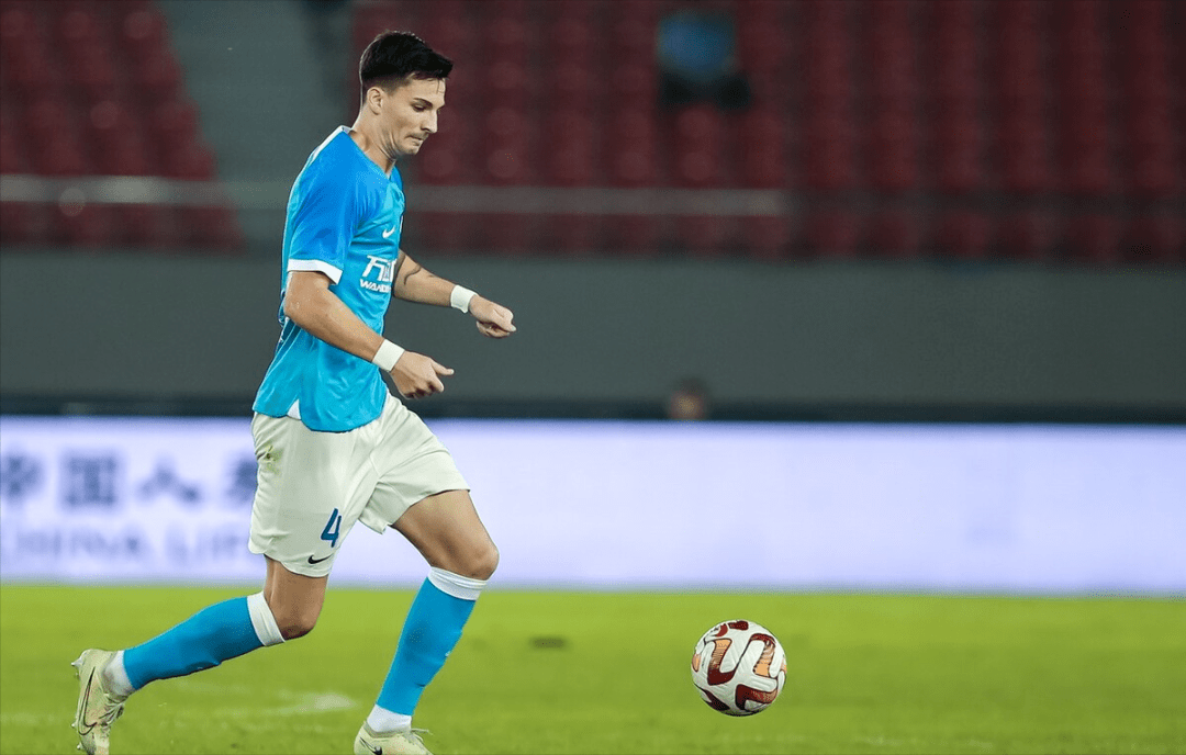 雷吉纳客场胜出，贡献关键三分