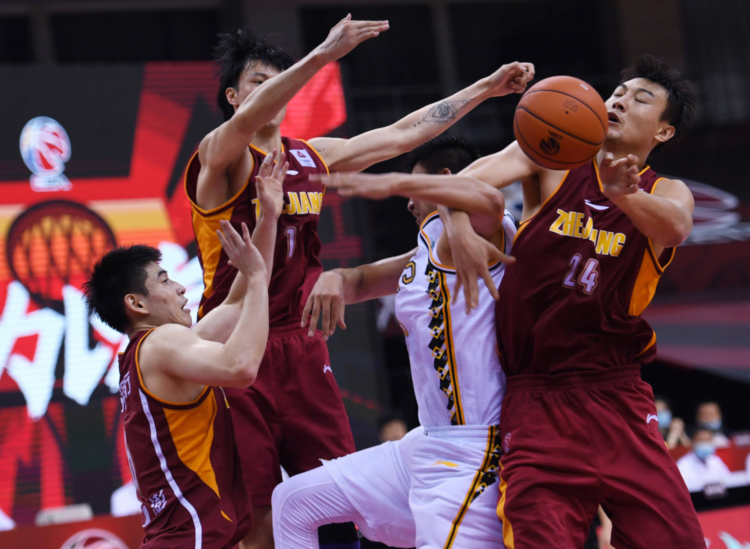 浙江稠州队大胜对手,赢得全场掌声 浙江稠州队大胜对手,赢得全场掌声