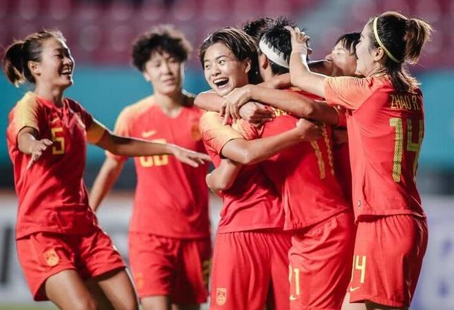 包含美洲女足表现抢眼，斩获比赛胜利的词条