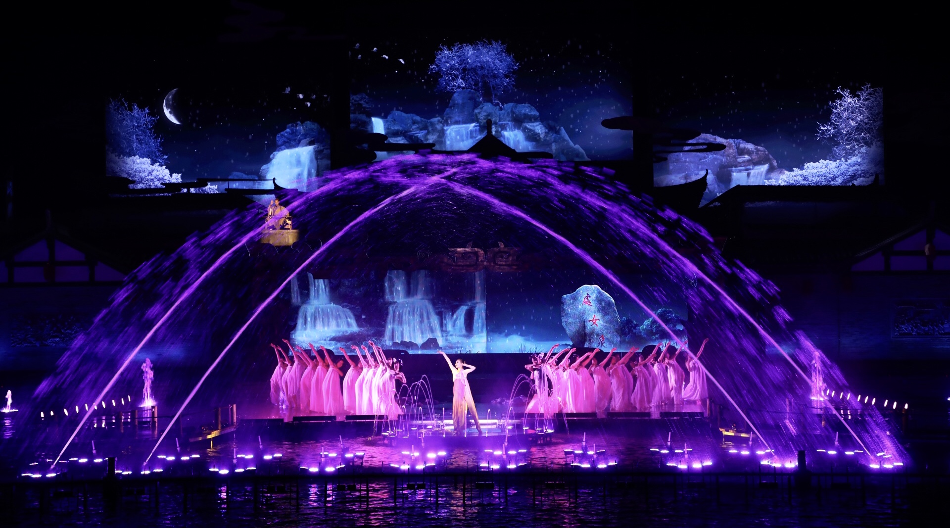 梦幻比赛场面震撼全场观众！