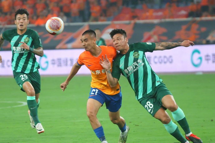 包含外援火力全开,带领球队在篮球赛场上击败对手的词条 包含外援火力全开,带领球队在篮球赛场上击败对手的词条