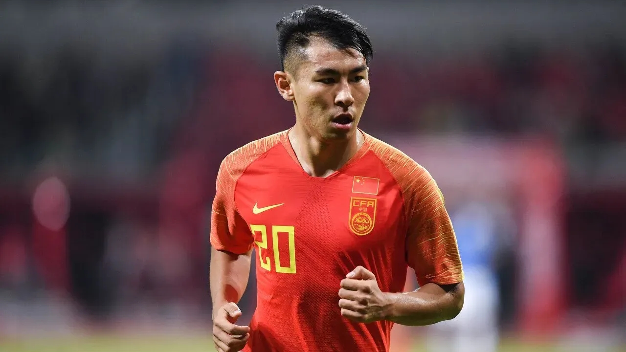 包含球员表现出色,国足队长荣膺本届锦标赛最佳球员的词条 包含球员表现出色,国足队长荣膺本届锦标赛最佳球员的词条