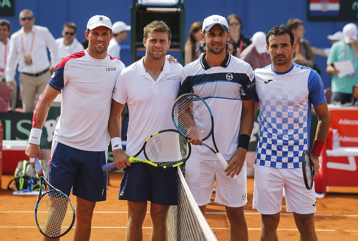 澳大利亚网球队逆转美国网球队，瓦林卡送出助攻的简单介绍