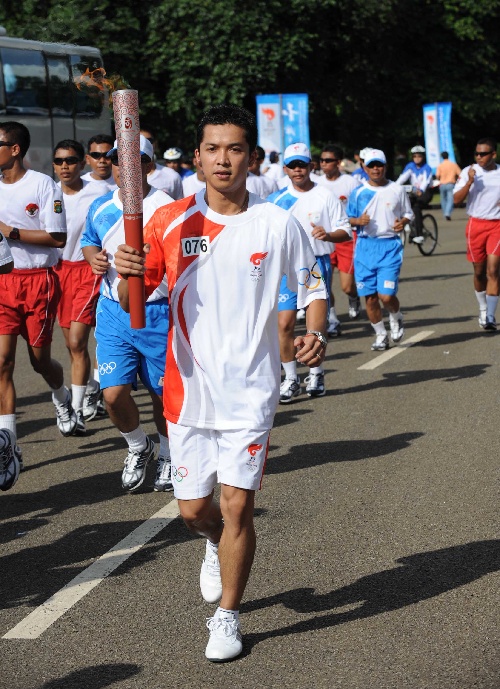 包含印度羽毛球队强势马来西亚羽毛球队，陶菲克惊艳世界的词条