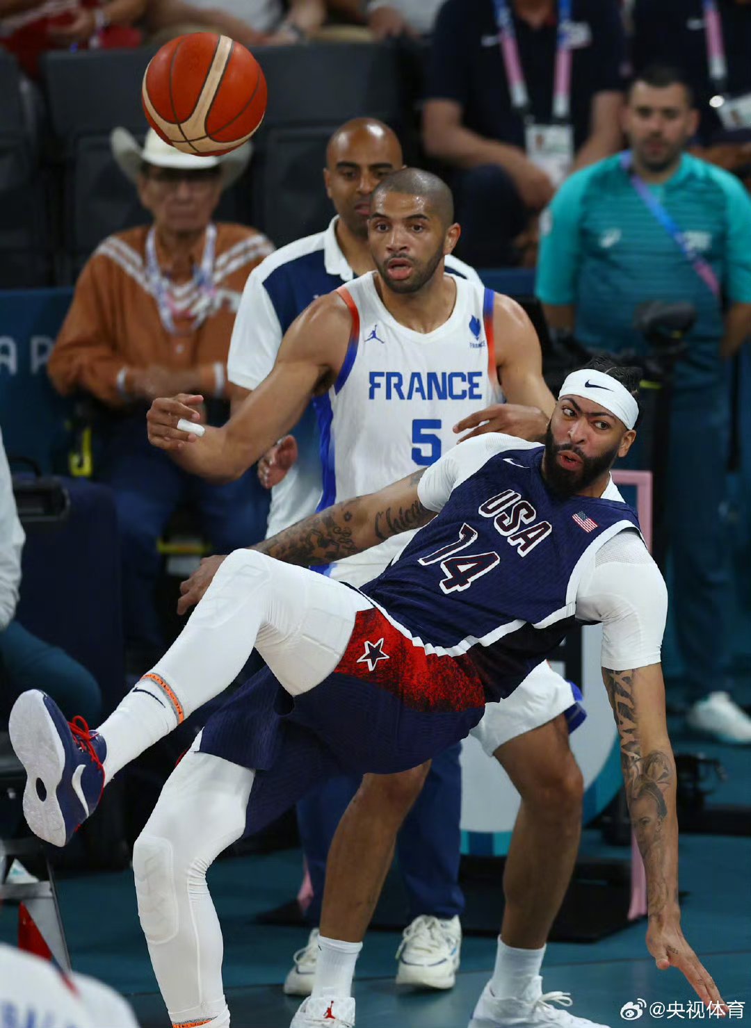 法国男篮险胜马刺，拉塞尔打破历史纪录