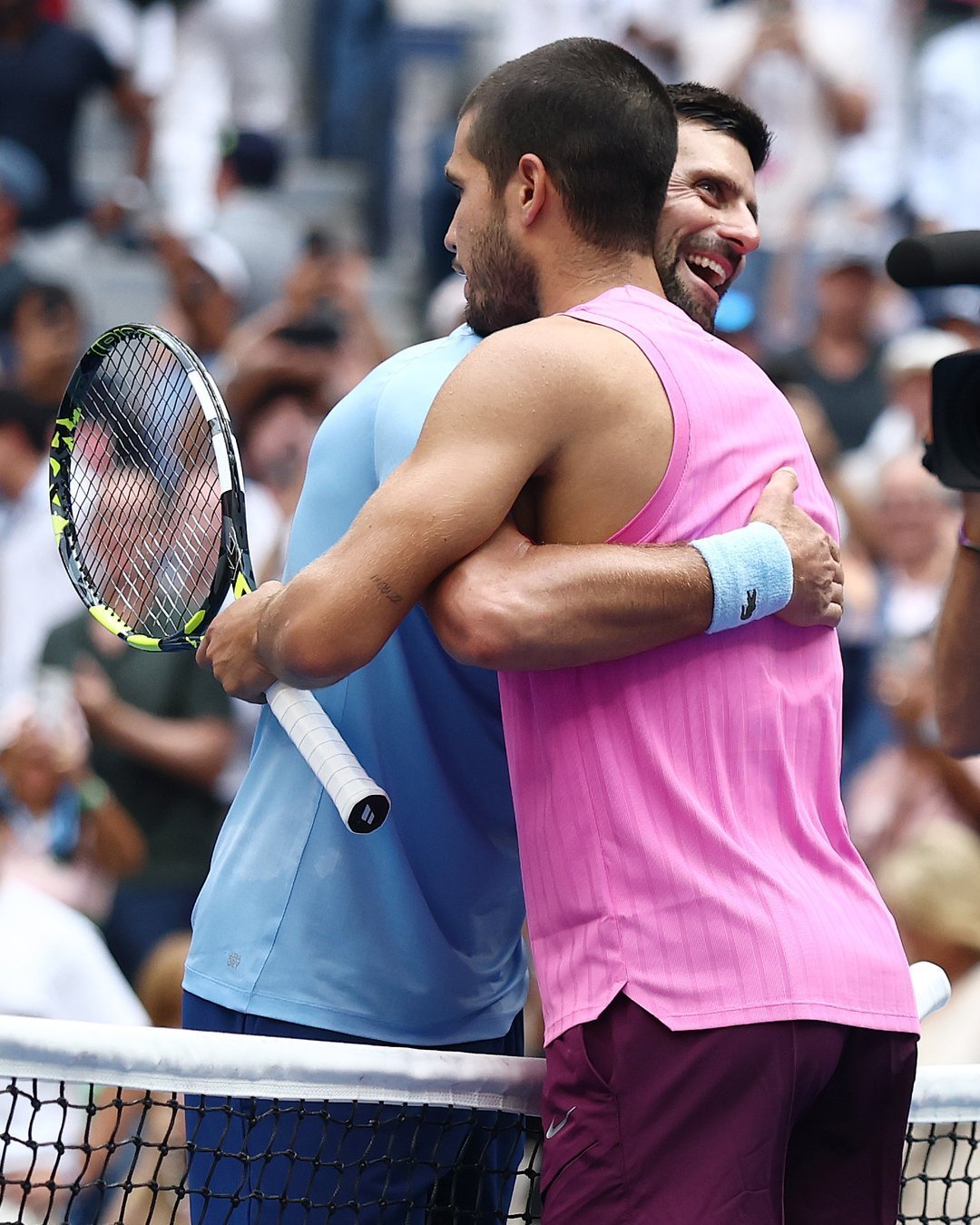 关于欧洲网球队碾压美国网球队，德约科维奇三分雨点燃全场的信息