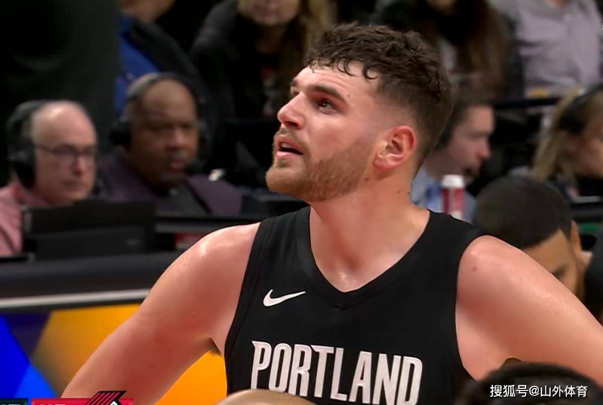 篮网B队轻取巴西男篮，约基奇惊艳世界