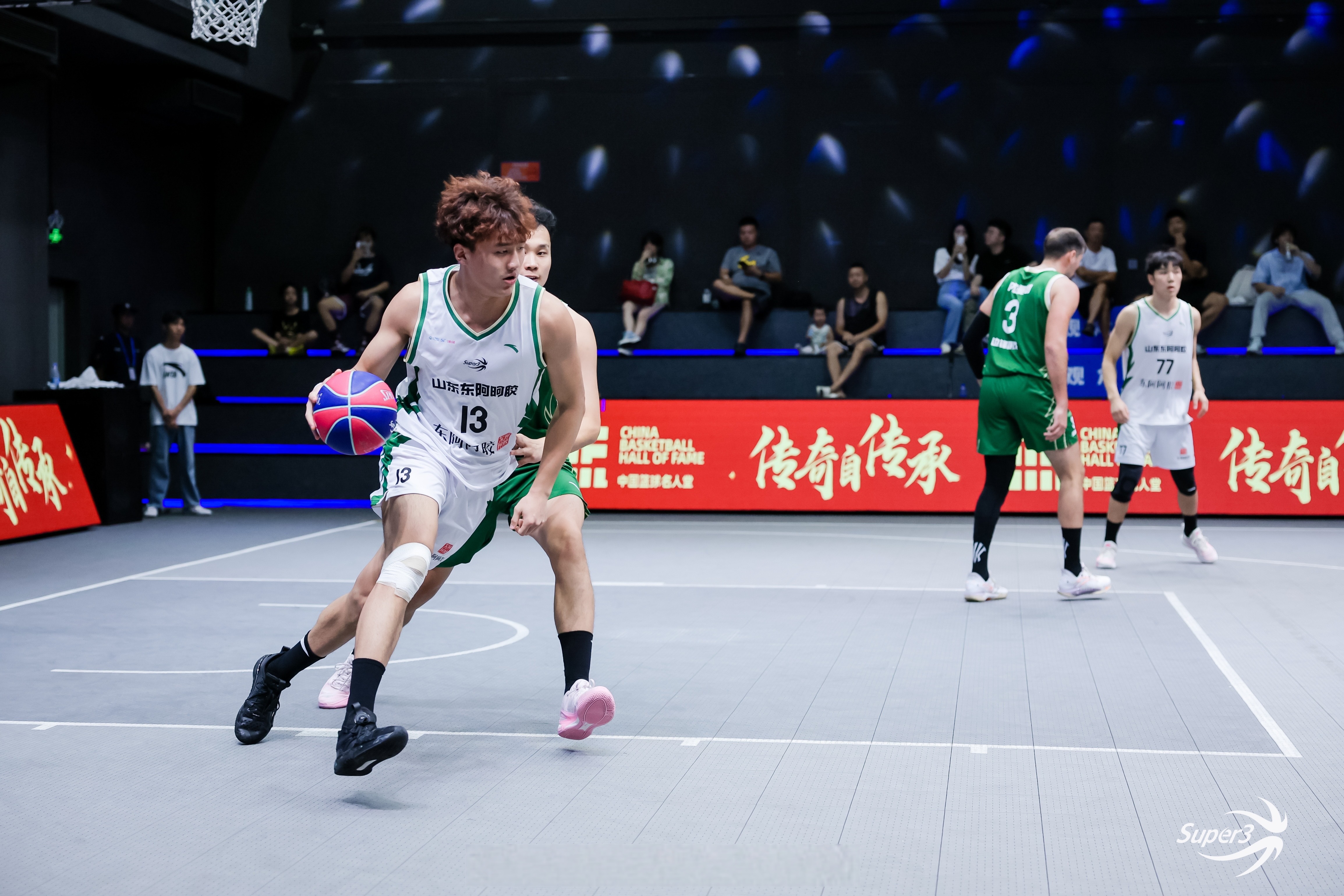 深圳队在激烈对决中突围获胜，实力突显的简单介绍