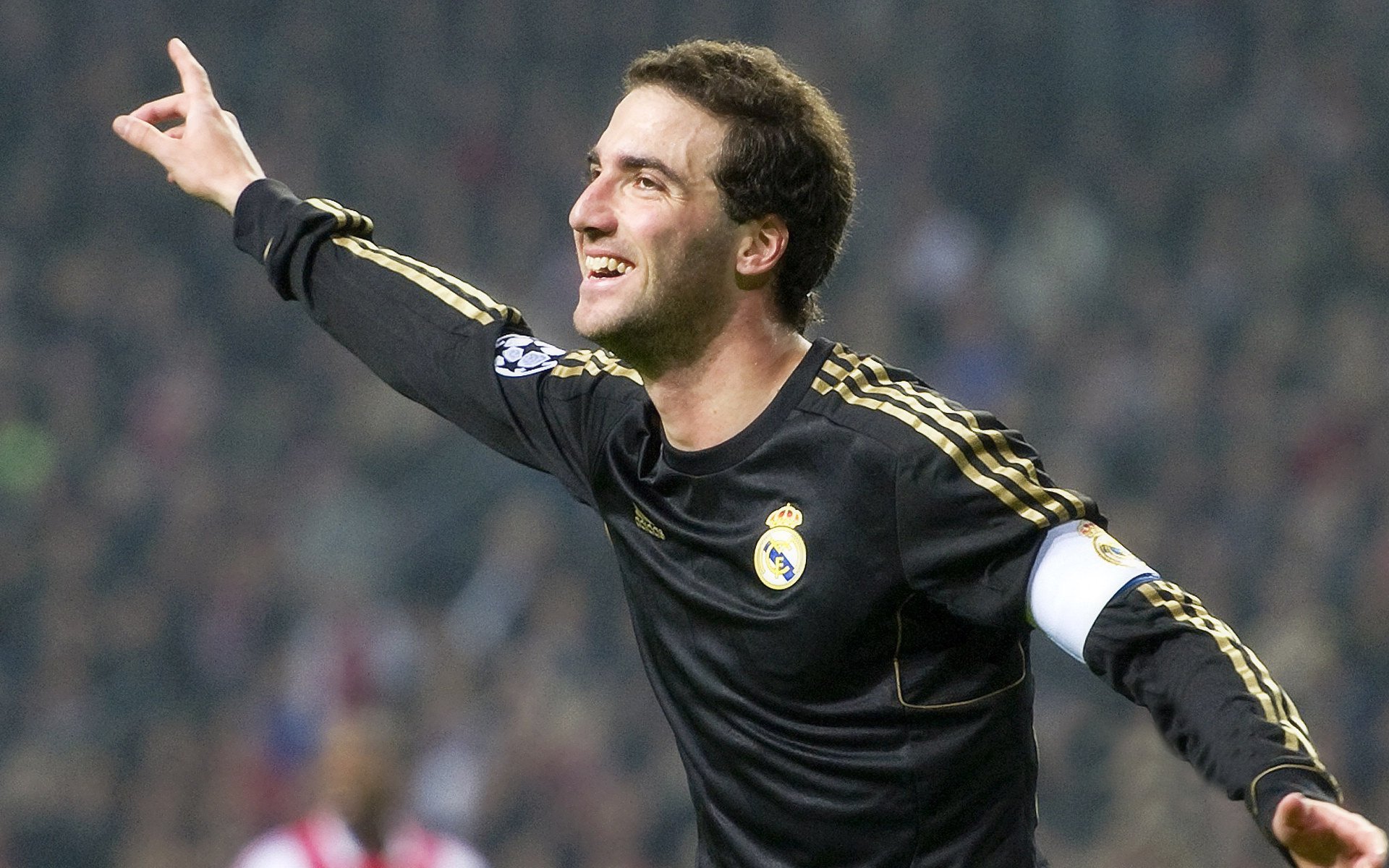 迪巴拉一锤定音，利物浦掀翻多特蒙德书写欧冠新篇章