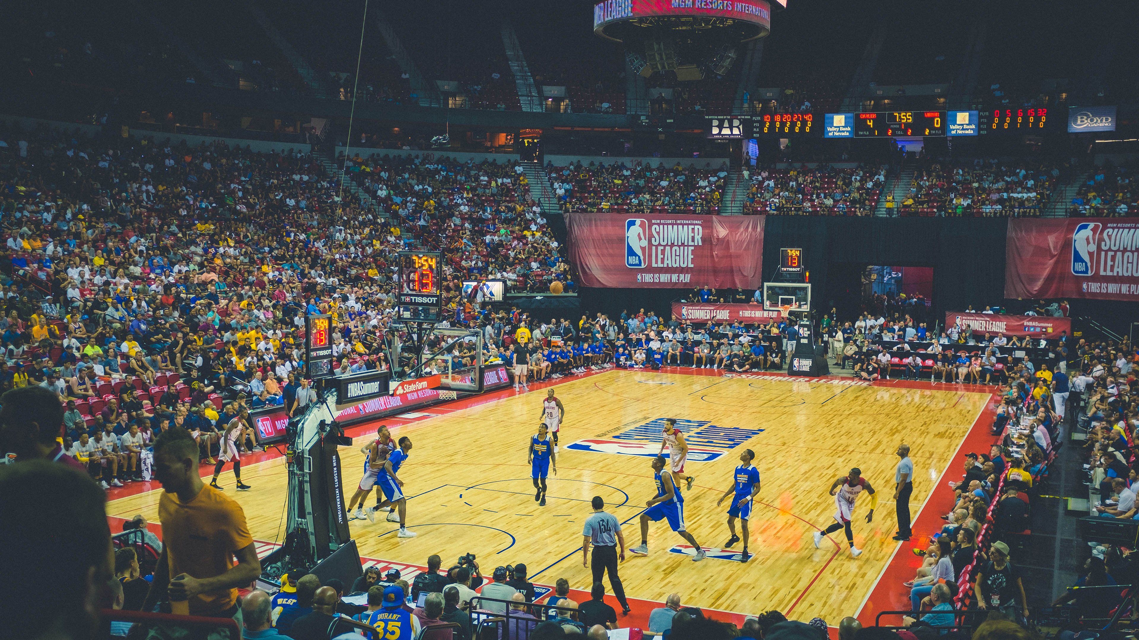 巴黎见证羽球奇迹，法国队鏖战马来西亚，戴资颖点燃赛场