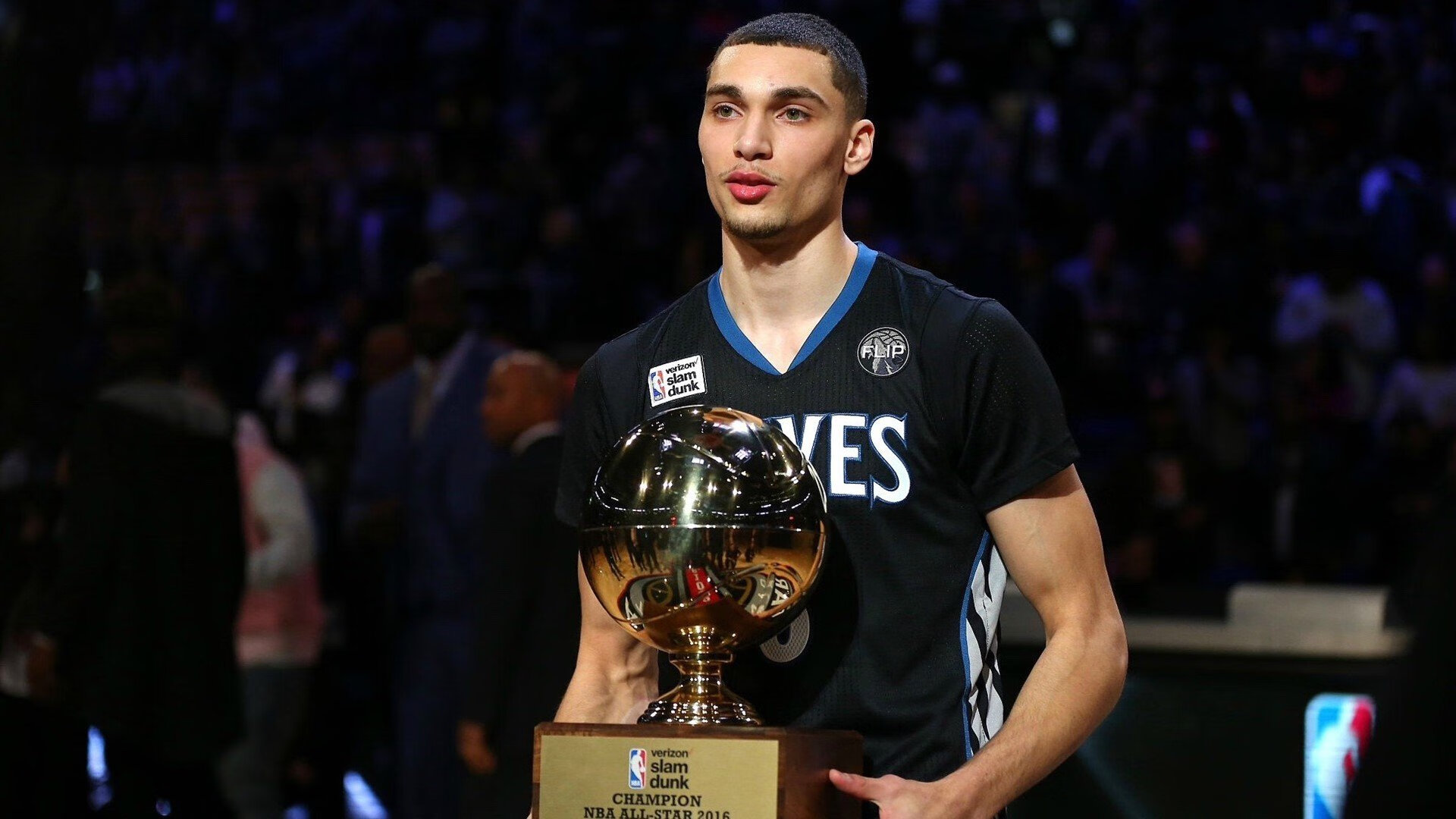 一剑封喉!伦纳德关键进球定乾坤,公牛客场收割黄蜂止连败